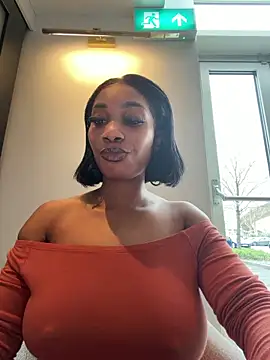   Nessa   online show from 02.21.26