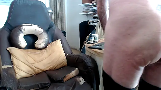 Snapshot of briochin chatting on 02.23.25 briochin online show from 02.23.25