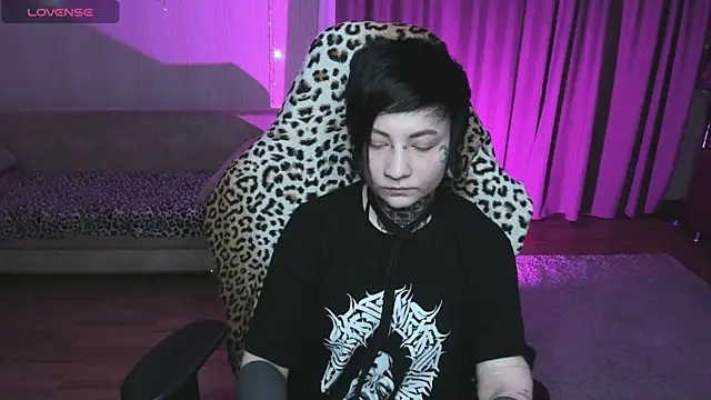 Snapshot of acid_trip1l chatting on 02.11.25 acid trip1l online show from 02.11.25