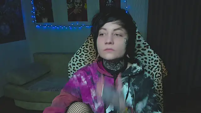 Snapshot of acid_trip1l chatting on 10.30.25 acid trip1l online show from 10.30.25