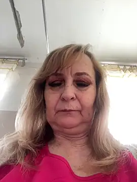 Snapshot of Irina2909@xh chatting on 04.28.26 Irina2909xh online show from 04.28.26