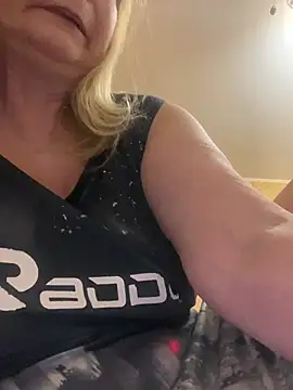 Snapshot of Irina2909@xh chatting on 05.25.26 Irina2909xh online show from 05.25.26