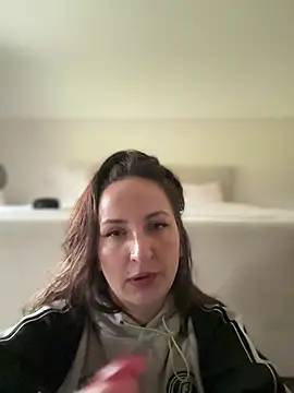 itsCassie online show from 05.12.26