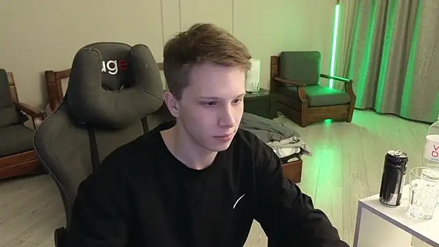 Snapshot of arlekincrop chatting on 02.27.25 arlekincrop online show from 02.27.25