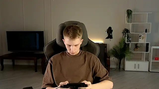 Snapshot of arlekincrop chatting on 09.18.25 arlekincrop online show from 09.18.25