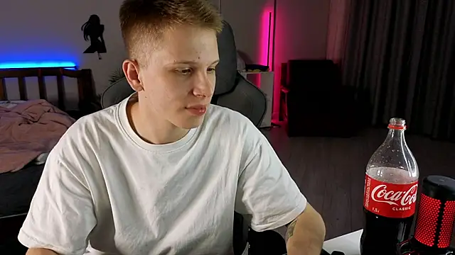 Snapshot of arlekincrop chatting on 09.22.25 arlekincrop online show from 09.22.25