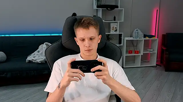 Snapshot of arlekincrop chatting on 09.23.25 arlekincrop online show from 09.23.25