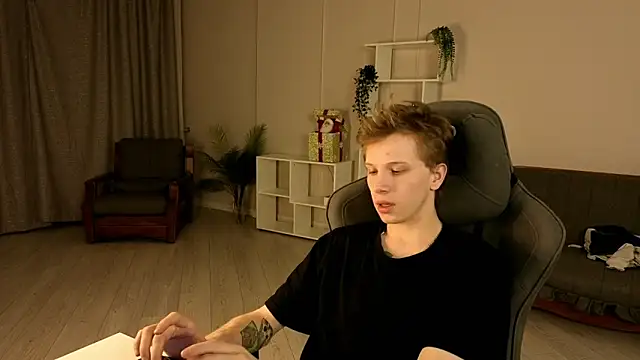 Snapshot of arlekincrop chatting on 01.07.26 arlekincrop online show from 01.07.26