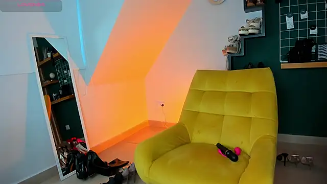 Ashley leon  online show from 02.01.26