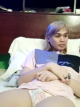 Snapshot of QueenSoreal chatting on 05.30.26 QueenSoreal online show from 05.30.26