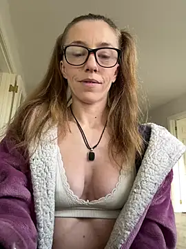 Snapshot of Heidi_Harper chatting on 01.02.25 Heidi Harper online show from 01.02.25