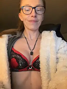 Snapshot of Heidi_Harper chatting on 01.28.25 Heidi Harper online show from 01.28.25
