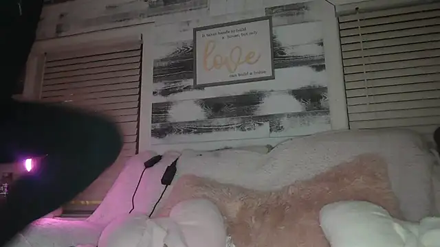 Snapshot of AshleyRain chatting on 12.22.24 AshleyRain online show from 12.22.24