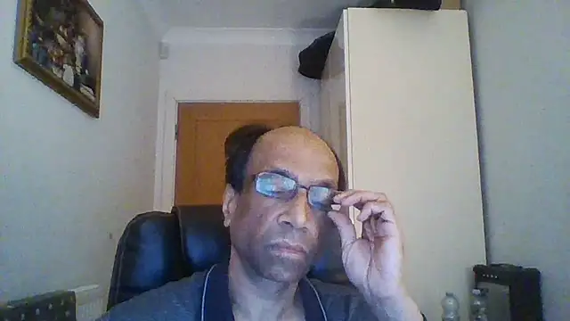 Snapshot of rauncher1 chatting on 01.17.25 rauncher1 online show from 01.17.25