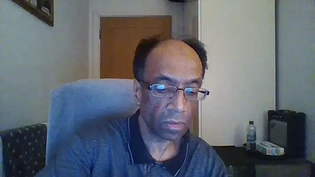 Snapshot of rauncher1 chatting on 10.20.25 rauncher1 online show from 10.20.25