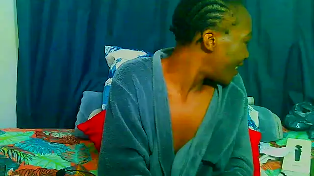 Snapshot of freaky_naughty chatting on 03.17.25 freaky naughty online show from 03.17.25