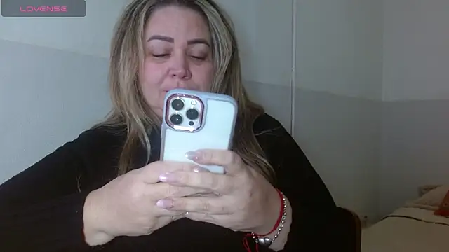 bella savati online show from 09.27.25