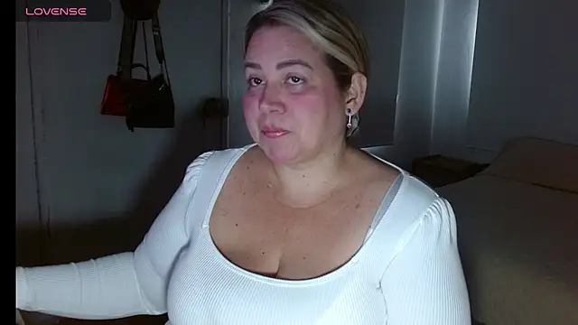 bella savati online show from 10.09.25