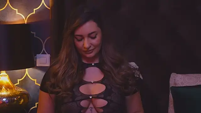 Snapshot of YaaraCollins chatting on 12.28.24 YaaraCollins online show from 12.28.24