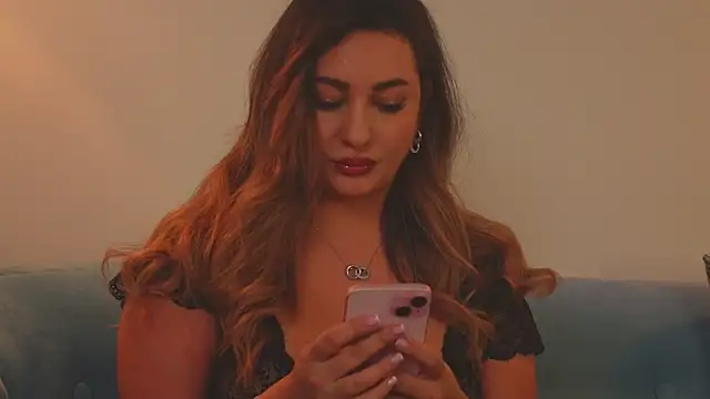 Snapshot of YaaraCollins chatting on 02.28.25 YaaraCollins online show from 02.28.25