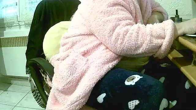 Snapshot of douceur63 chatting on 02.25.26 douceur63 online show from 02.25.26