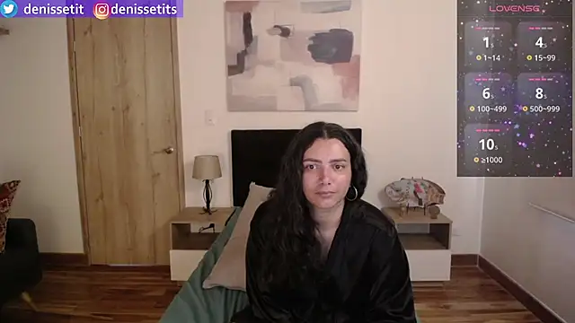 Snapshot of DenisseTits chatting on 02.03.25 DenisseTits online show from 02.03.25