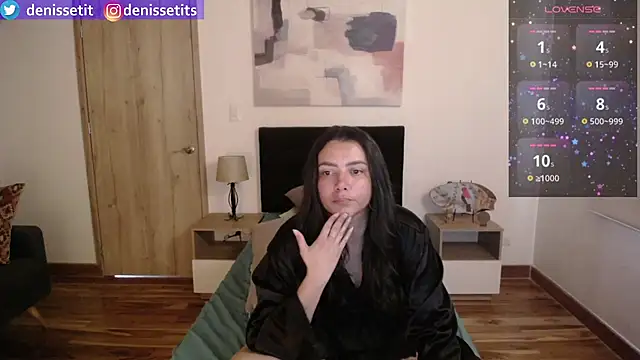 Snapshot of DenisseTits chatting on 02.07.25 DenisseTits online show from 02.07.25