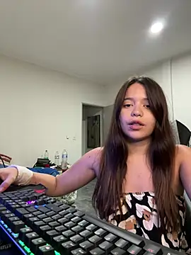 Snapshot of kiarafonseca_ chatting on 12.23.24 kiarafonseca online show from 12.23.24