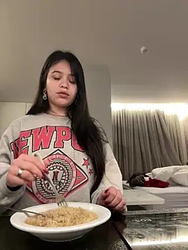 Snapshot of kiarafonseca_ chatting on 10.08.25 kiarafonseca online show from 10.08.25