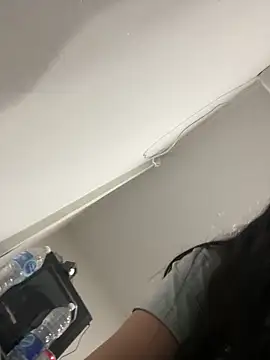 Snapshot of kiarafonseca_ chatting on 10.25.25 kiarafonseca online show from 10.25.25