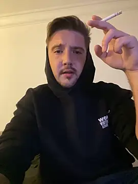 Snapshot of TwopartCuisine chatting on 11.04.25 TwopartCuisine online show from 11.04.25