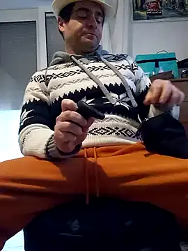 Snapshot of Dharmare@xh chatting on 02.19.25 Dharmarexh online show from 02.19.25