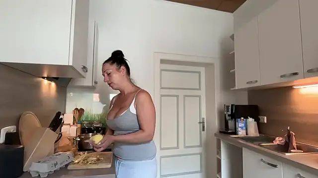 Viola Beck online show from 06.16.26
