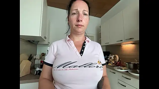 Viola Beck online show from 06.26.26