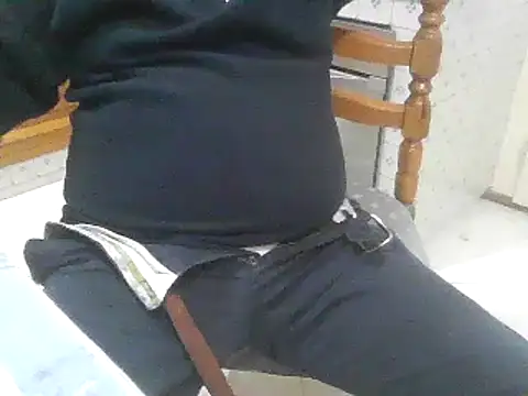 Snapshot of polloiw chatting on 12.26.24 polloiw online show from 12.26.24