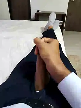 Snapshot of GUJJU_GUJARATI chatting on 01.21.25 GUJJU GUJARATI online show from 01.21.25