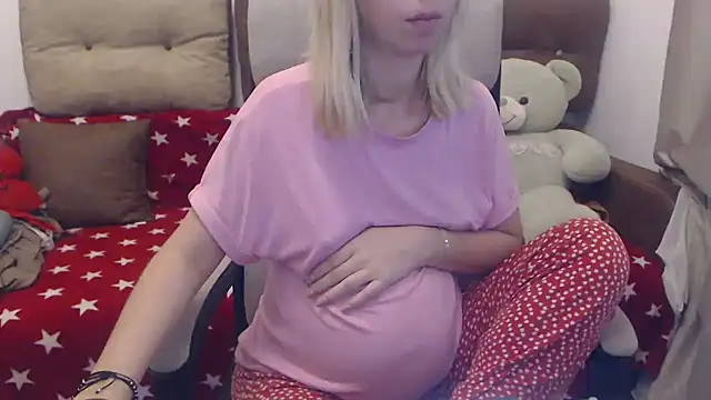 Snapshot of Aliss_Hottie chatting on 10.08.25 Aliss Hottie online show from 10.08.25