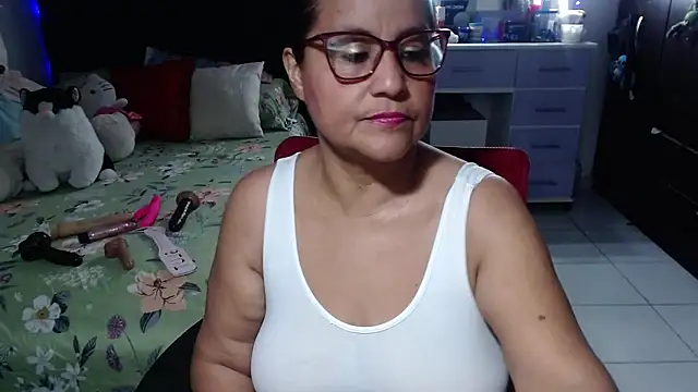 Snapshot of pervert_mommy_ chatting on 01.17.26 pervert mommy online show from 01.17.26