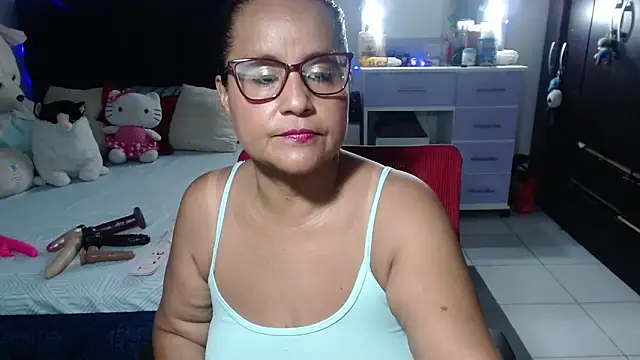 Snapshot of pervert_mommy_ chatting on 02.01.26 pervert mommy online show from 02.01.26