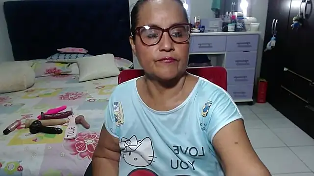 Snapshot of pervert_mommy_ chatting on 02.14.26 pervert mommy online show from 02.14.26