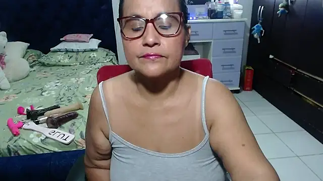 Snapshot of pervert_mommy_ chatting on 02.17.26 pervert mommy online show from 02.17.26