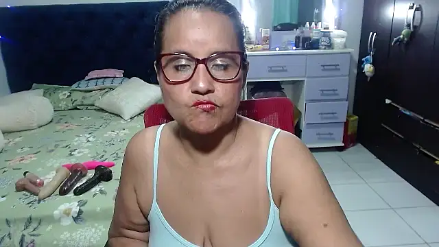 Snapshot of pervert_mommy_ chatting on 02.22.26 pervert mommy online show from 02.22.26