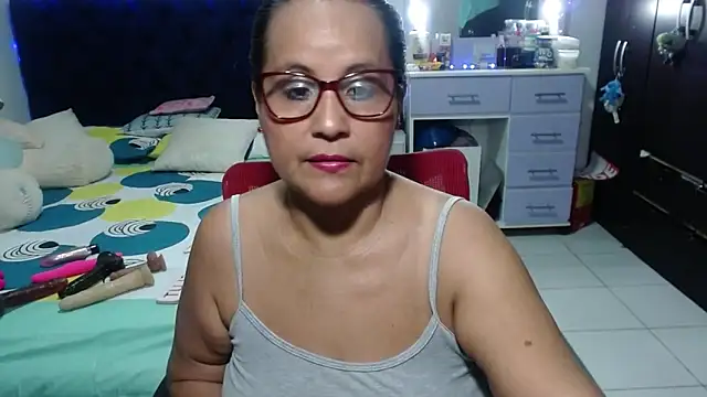 Snapshot of pervert_mommy_ chatting on 02.25.26 pervert mommy online show from 02.25.26