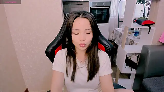 Snapshot of AyaMoon chatting on 10.22.25 AyaMoon online show from 10.22.25