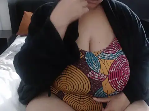 Snapshot of XHotJuicyBootyXX chatting on 07.28.26 XHotJuicyBootyXX online show from 07.28.26