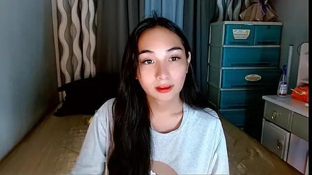 SweetLilly 18 online show from 05.25.26