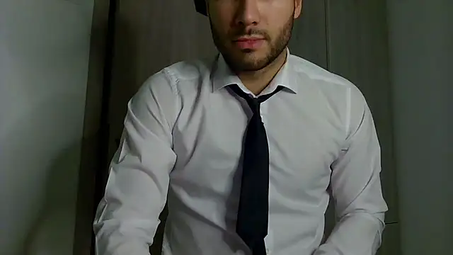 Snapshot of Justynn1 chatting on 01.12.25 Justynn1 online show from 01.12.25