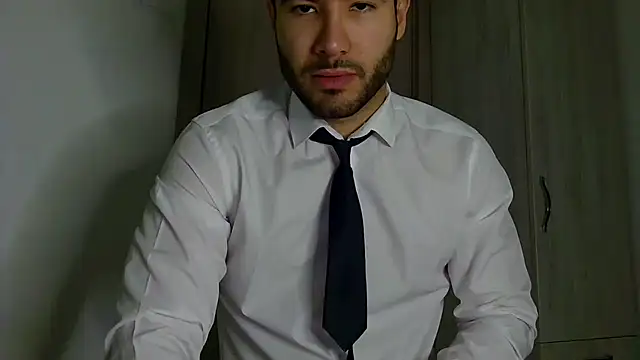 Justynn1 online show from 11.17.25