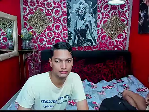 Snapshot of PEINBOYS chatting on 07.29.26 PEINBOYS online show from 07.29.26