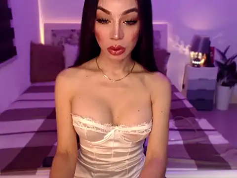 Snapshot of SexenchantressTs chatting on 07.11.26 SexenchantressTs online show from 07.11.26